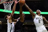 易游体育官方-雄鹿取得胜利，米德尔顿成全队得分王